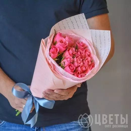 15 розовых роз Кения 35-40 см в упаковке №2