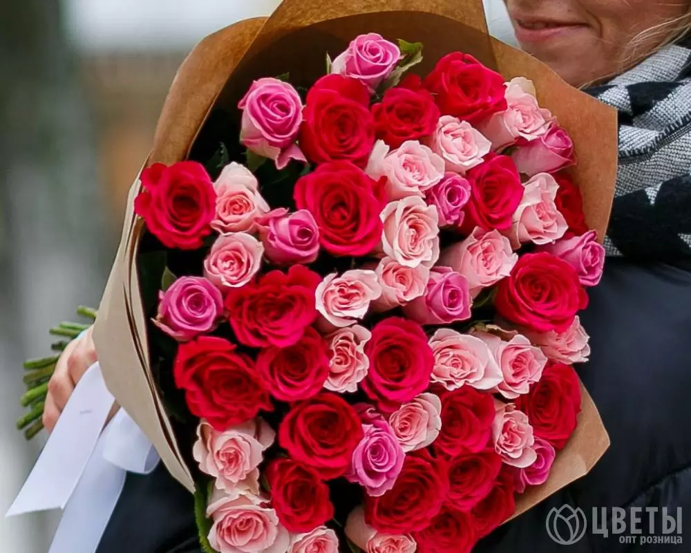 51 красной и розовой розы Кения 35-40 см в упаковке №1