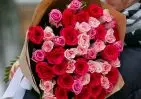 51 красной и розовой розы Кения 35-40 см в упаковке small №1