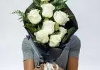 Траурный букет из 8 белых роз 60 см с зеленью small №2