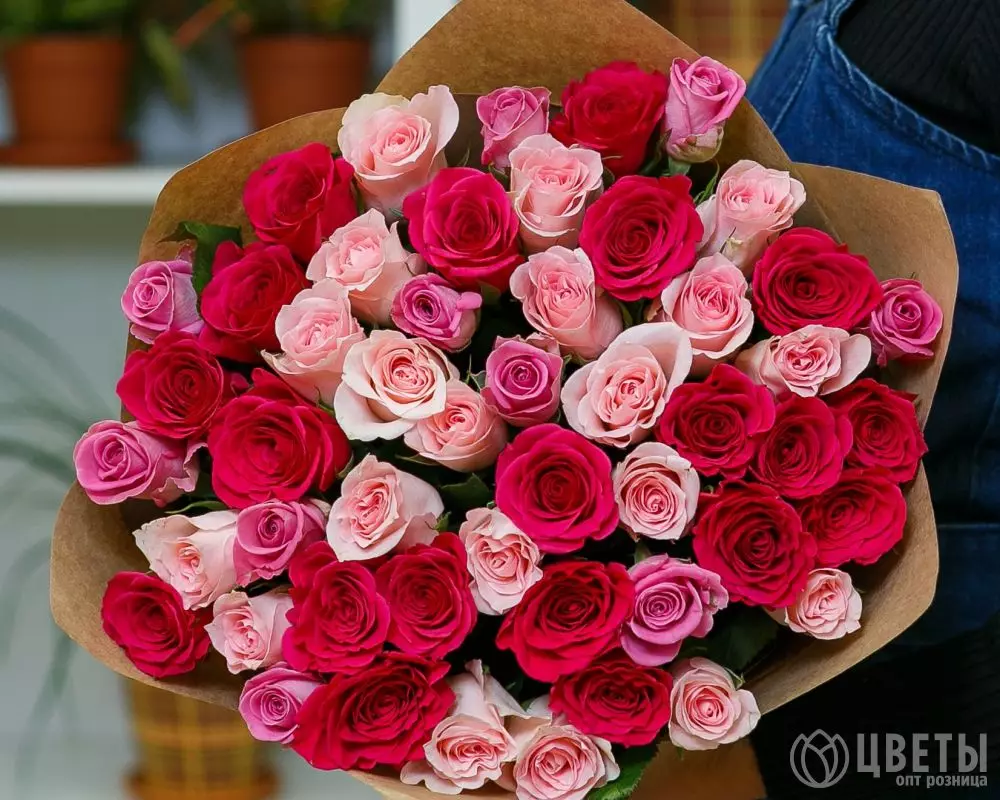 51 красной и розовой розы Кения 35-40 см в упаковке №2