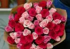 51 красной и розовой розы Кения 35-40 см в упаковке small №2