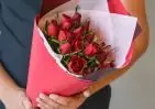 15 красных роз Кении 35-40 см в упаковке small №3